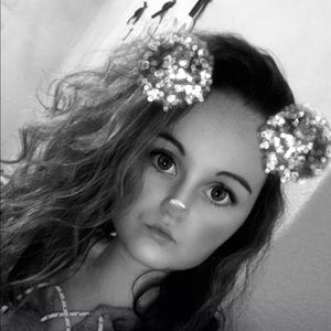 Meet your Posher, Avery